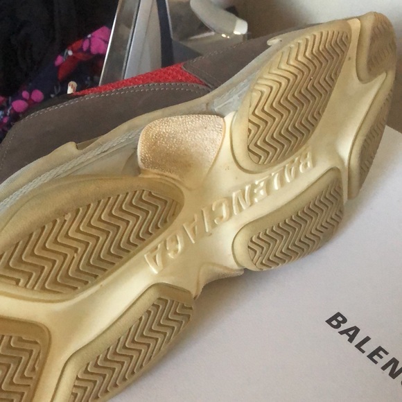 Balenciaga Triple S shoes barely worn in great condition. - Picture 8 of 11